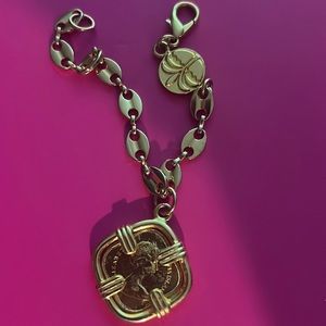 Square bracket- matching necklace